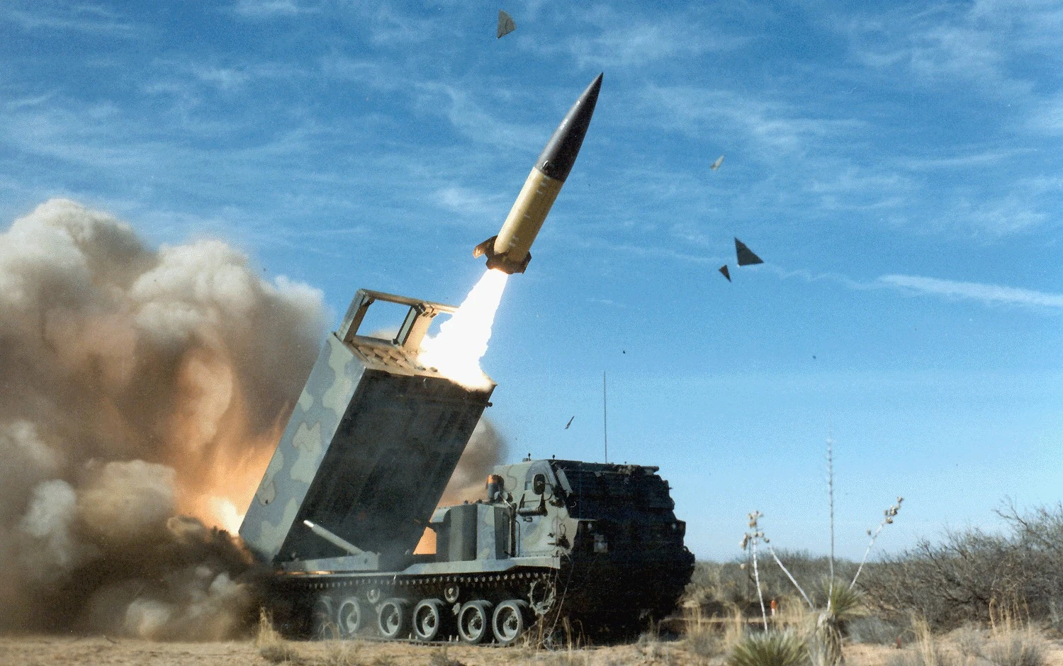 Ракети ATACMS та пускові установки M270 MLRS, запропоновані до передачі Україні