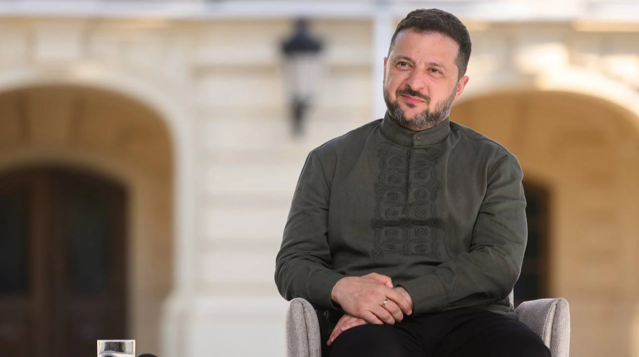 Президент України Володимир Зеленський під час вечірнього відеозвернення (фото Reuters/Valentyn Ogirenko).