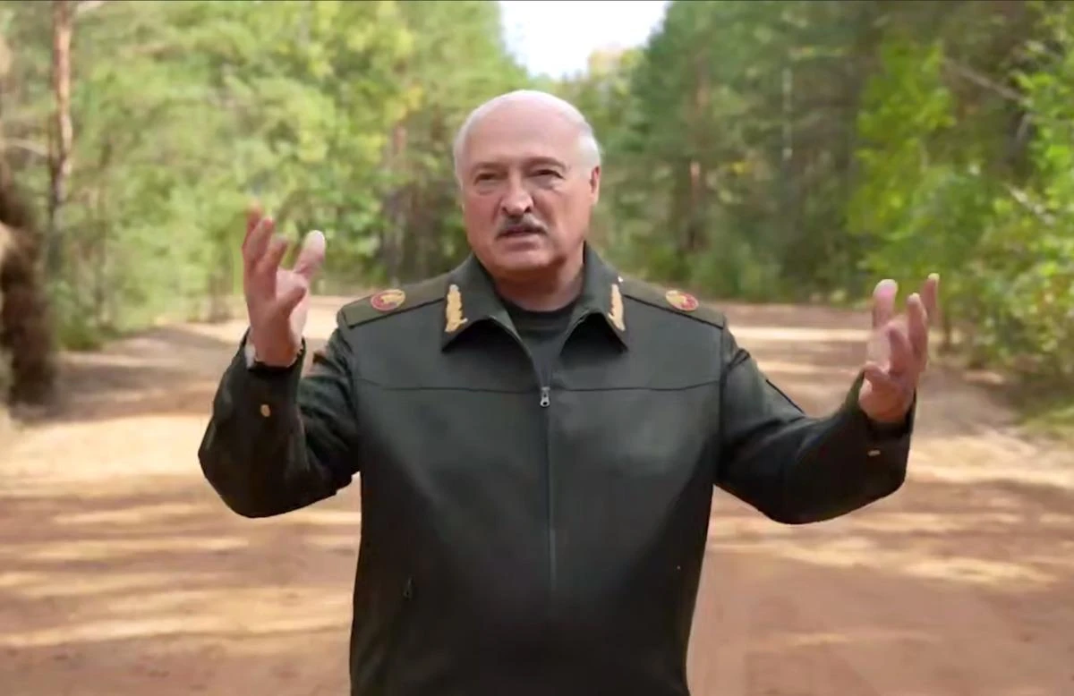 Олександр Лукашенко на нараді з військовими на полігоні Обуз-Лісновський