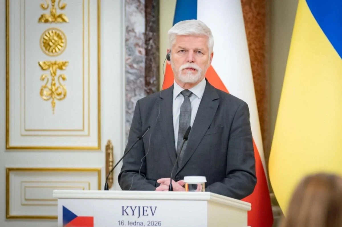 Президент Чехії Павел закликав НАТО збивати російські літаки у відповідь на провокації