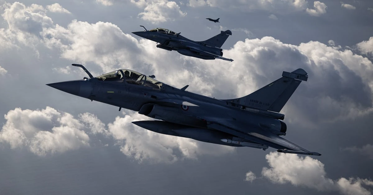 Зеленський повідомив про старт навчання українських пілотів на Rafale після розмови з Макроном